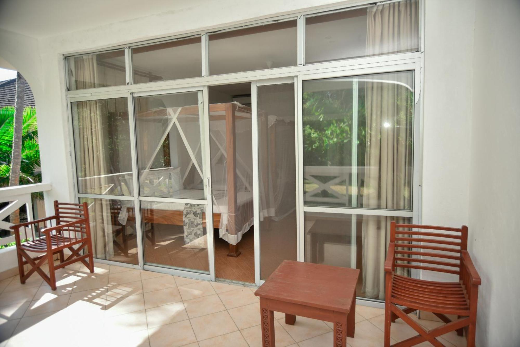 Coral Beach Resort Diani Beach Exterior photo