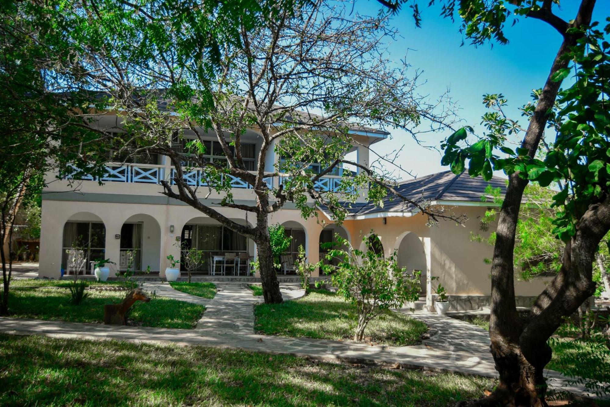 Coral Beach Resort Diani Beach Exterior photo